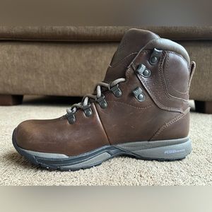 New, Columbia women’s boot,  waterproof, supportive heel